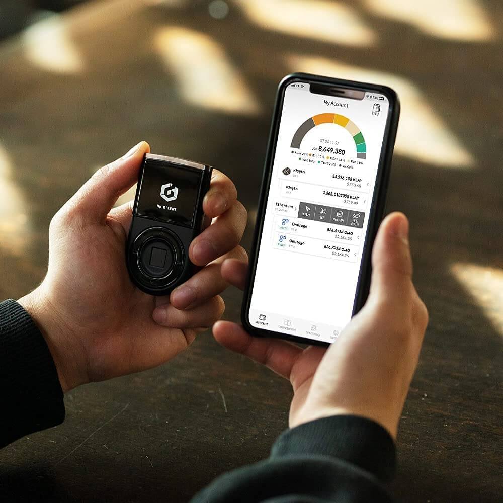 D'CENT Biometric Bluetooth Cryptocurrency Hardware Wallet